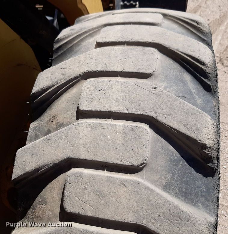 image for item DQ6968 2011 Caterpillar 252B3 skid steer loader