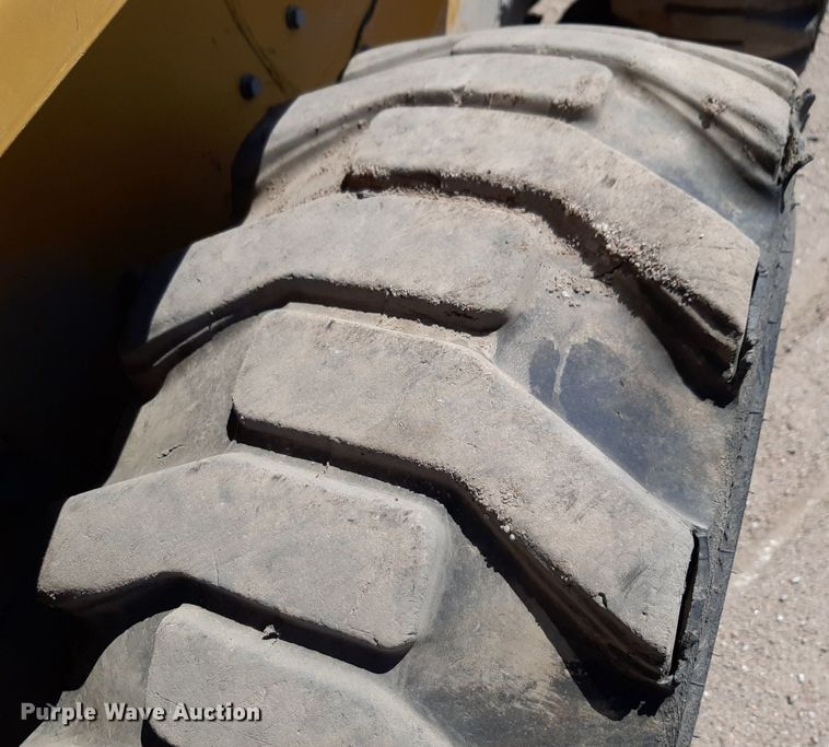 image for item DQ6968 2011 Caterpillar 252B3 skid steer loader