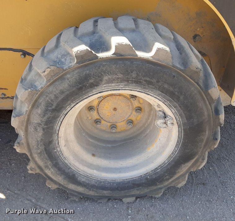 image for item DQ6968 2011 Caterpillar 252B3 skid steer loader