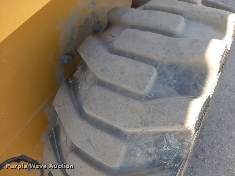 image for item DQ6968 2011 Caterpillar 252B3 skid steer loader