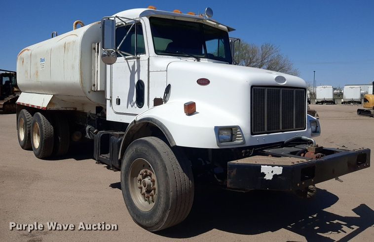 image for item DQ6969 2003 Peterbilt 330 water truck