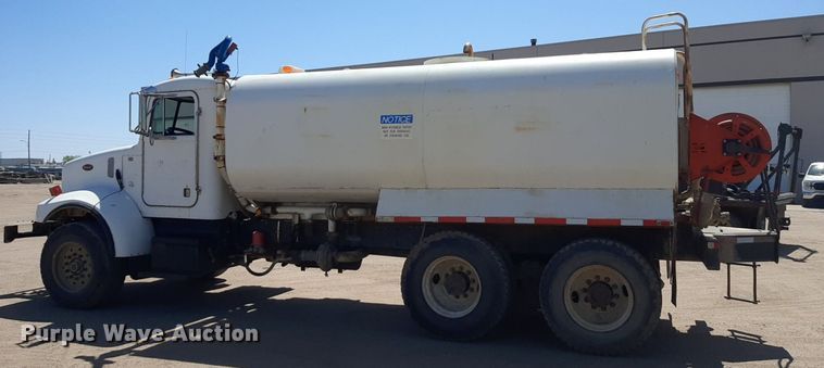 image for item DQ6969 2003 Peterbilt 330 water truck