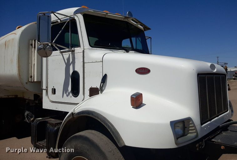 image for item DQ6969 2003 Peterbilt 330 water truck