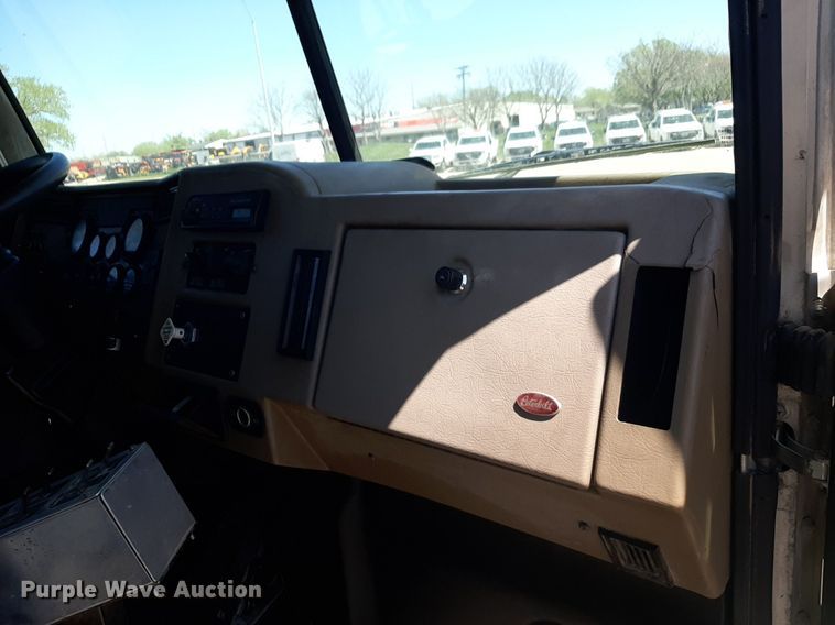 image for item DQ6969 2003 Peterbilt 330 water truck