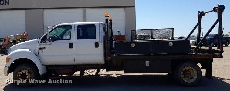 image for item DQ6970 2007 Ford F650 Crew Cab flatbed truck