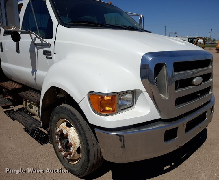 image for item DQ6970 2007 Ford F650 Crew Cab flatbed truck