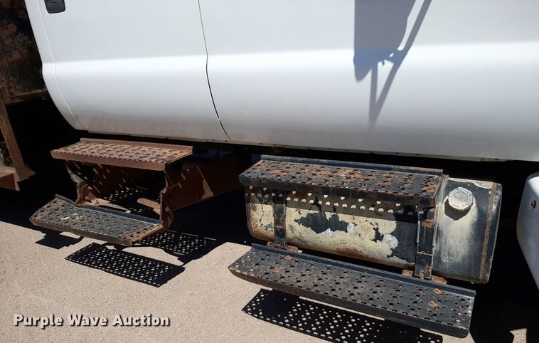 image for item DQ6970 2007 Ford F650 Crew Cab flatbed truck