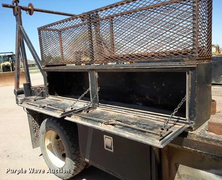 image for item DQ6970 2007 Ford F650 Crew Cab flatbed truck