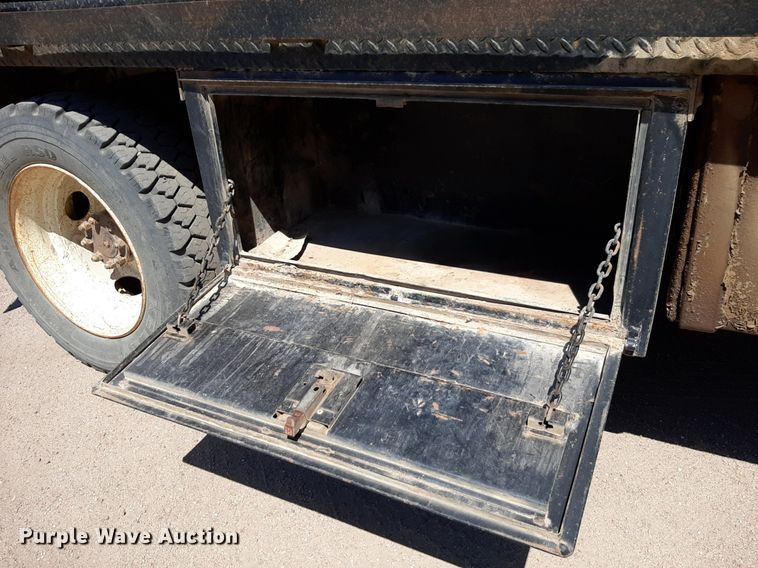 image for item DQ6970 2007 Ford F650 Crew Cab flatbed truck