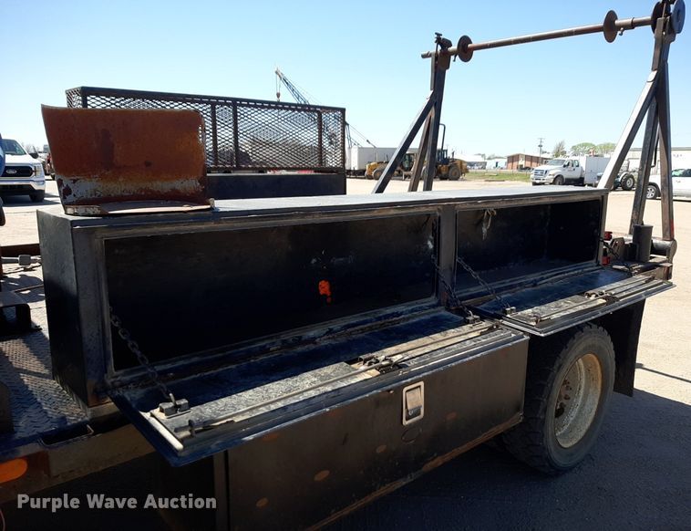 image for item DQ6970 2007 Ford F650 Crew Cab flatbed truck