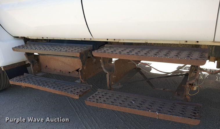 image for item DQ6970 2007 Ford F650 Crew Cab flatbed truck