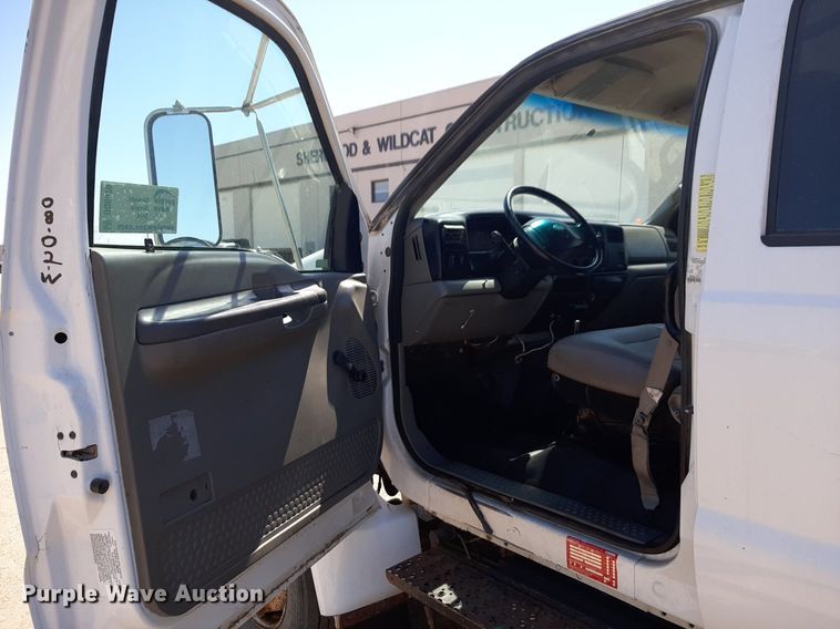 image for item DQ6970 2007 Ford F650 Crew Cab flatbed truck