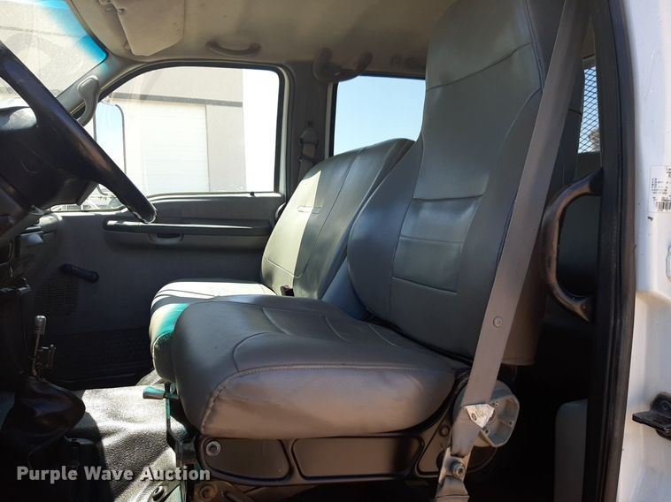 image for item DQ6970 2007 Ford F650 Crew Cab flatbed truck