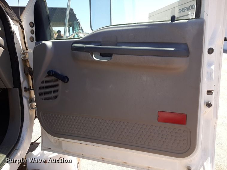 image for item DQ6970 2007 Ford F650 Crew Cab flatbed truck