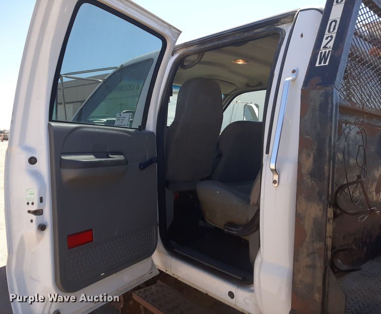 image for item DQ6970 2007 Ford F650 Crew Cab flatbed truck