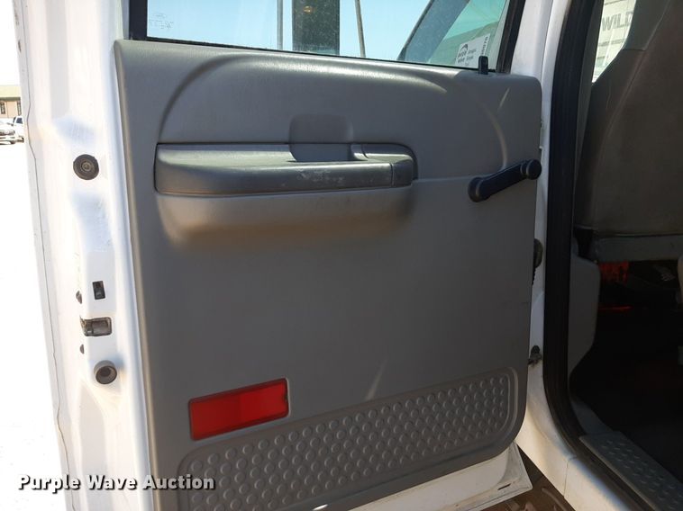 image for item DQ6970 2007 Ford F650 Crew Cab flatbed truck