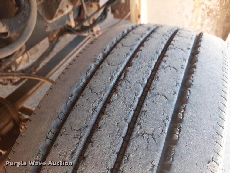 image for item DQ6970 2007 Ford F650 Crew Cab flatbed truck