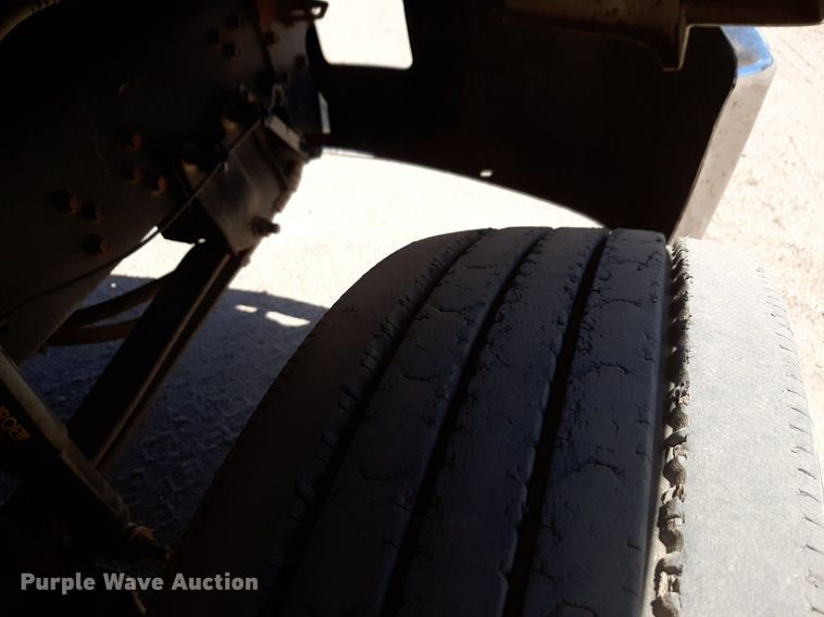 image for item DQ6970 2007 Ford F650 Crew Cab flatbed truck