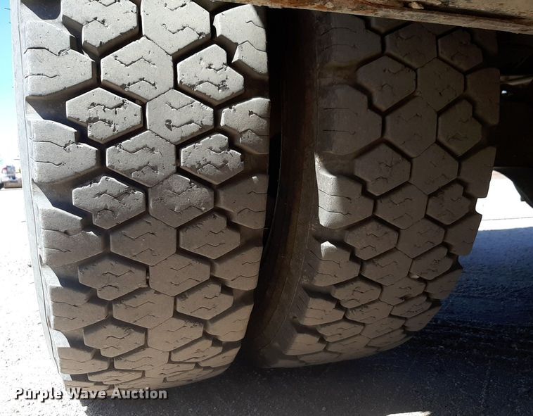 image for item DQ6970 2007 Ford F650 Crew Cab flatbed truck