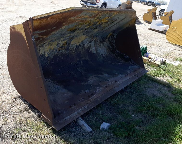 image for item DQ6971 Komatsu WA380-5L wheel loader bucket