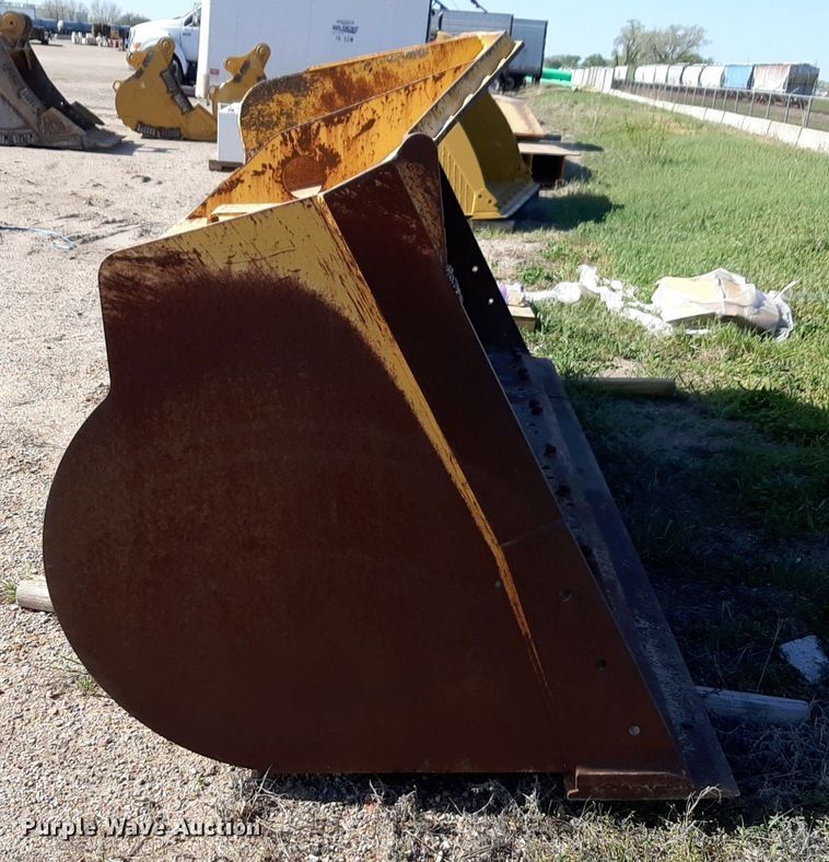 image for item DQ6971 Komatsu WA380-5L wheel loader bucket