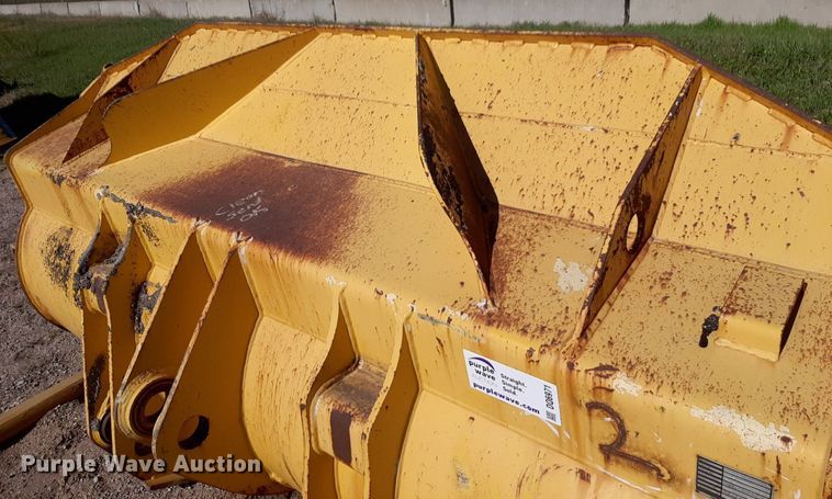image for item DQ6971 Komatsu WA380-5L wheel loader bucket
