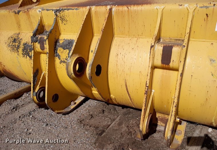 image for item DQ6971 Komatsu WA380-5L wheel loader bucket