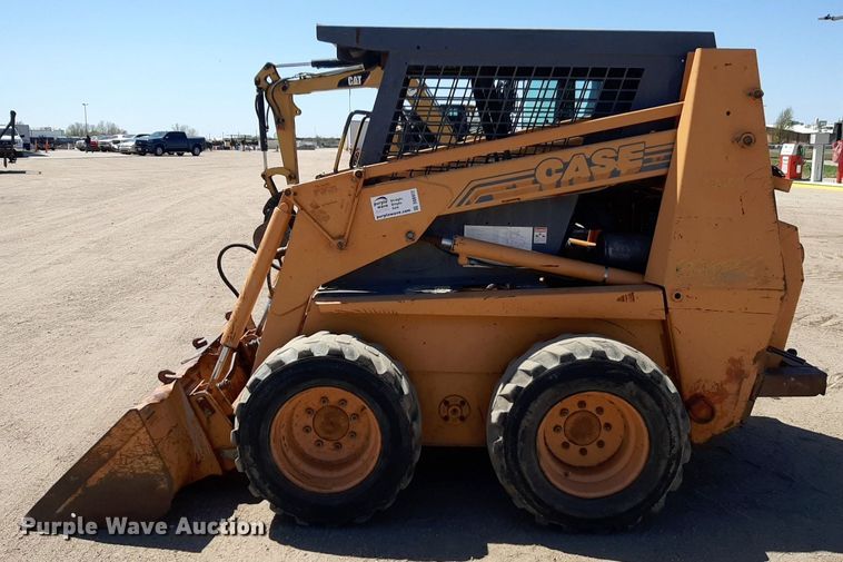 image for item DQ6972 2001 Case 1845C skid steer loader
