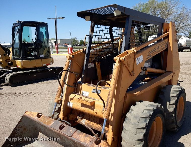 image for item DQ6972 2001 Case 1845C skid steer loader