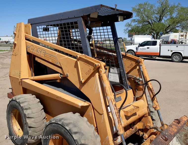 image for item DQ6972 2001 Case 1845C skid steer loader