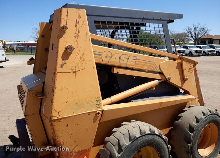 image for item DQ6972 2001 Case 1845C skid steer loader