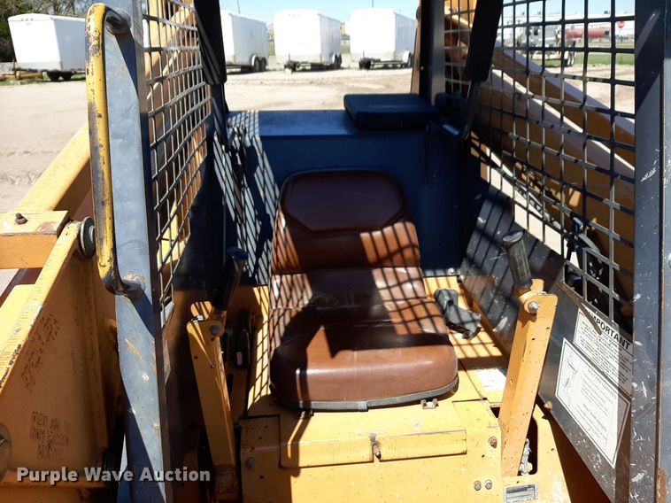 image for item DQ6972 2001 Case 1845C skid steer loader