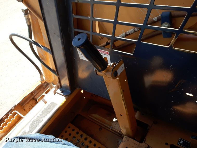 image for item DQ6972 2001 Case 1845C skid steer loader