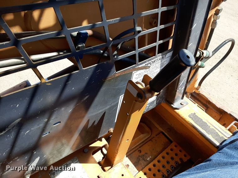 image for item DQ6972 2001 Case 1845C skid steer loader