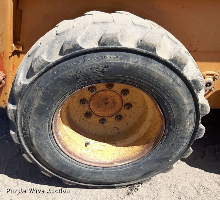 image for item DQ6972 2001 Case 1845C skid steer loader