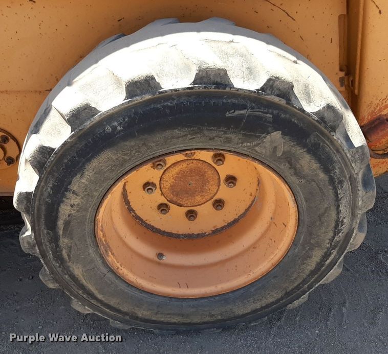 image for item DQ6972 2001 Case 1845C skid steer loader