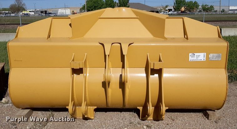 image for item DQ6973 Caterpillar 938 wheel loader bucket