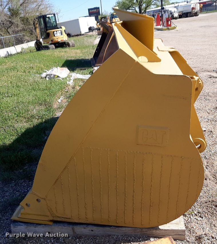 image for item DQ6973 Caterpillar 938 wheel loader bucket
