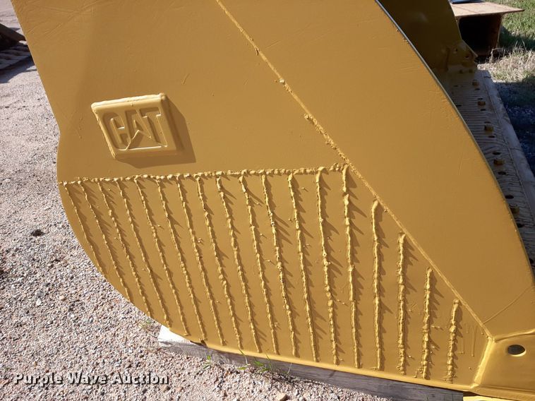 image for item DQ6973 Caterpillar 938 wheel loader bucket