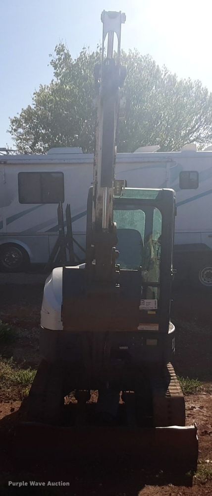 image for item DQ6999 2011 Bobcat E32 mini excavator