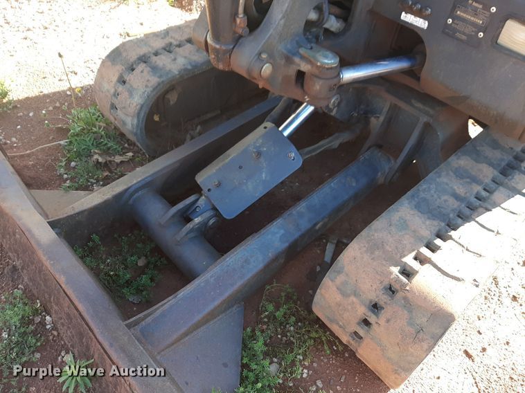 image for item DQ6999 2011 Bobcat E32 mini excavator
