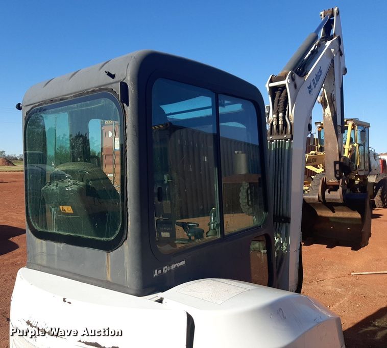 image for item DQ6999 2011 Bobcat E32 mini excavator