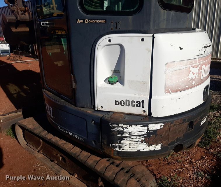 image for item DQ6999 2011 Bobcat E32 mini excavator