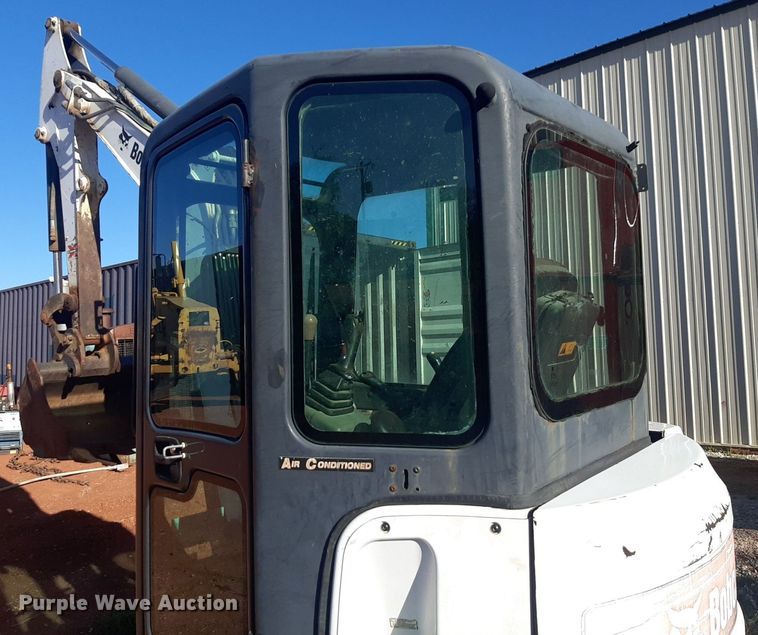 image for item DQ6999 2011 Bobcat E32 mini excavator