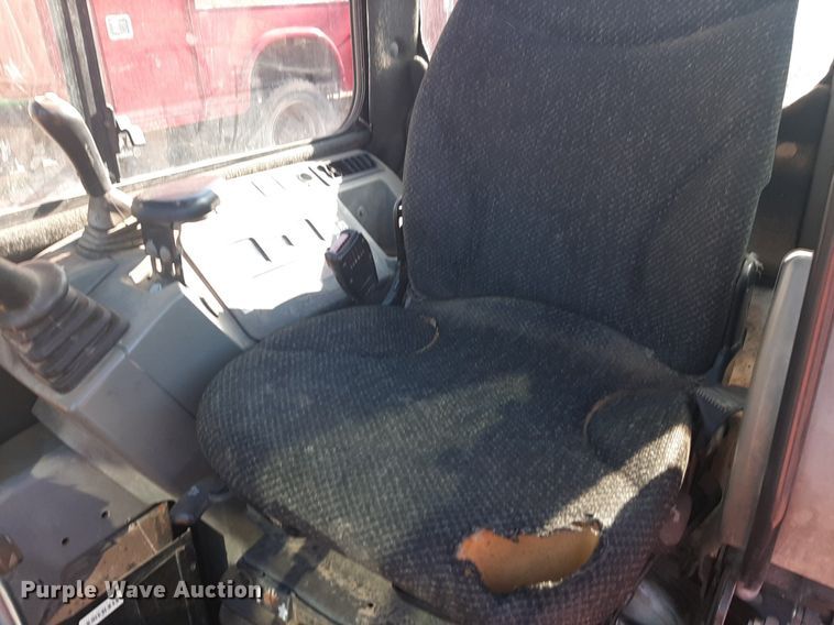 image for item DQ6999 2011 Bobcat E32 mini excavator