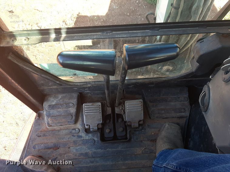 image for item DQ6999 2011 Bobcat E32 mini excavator