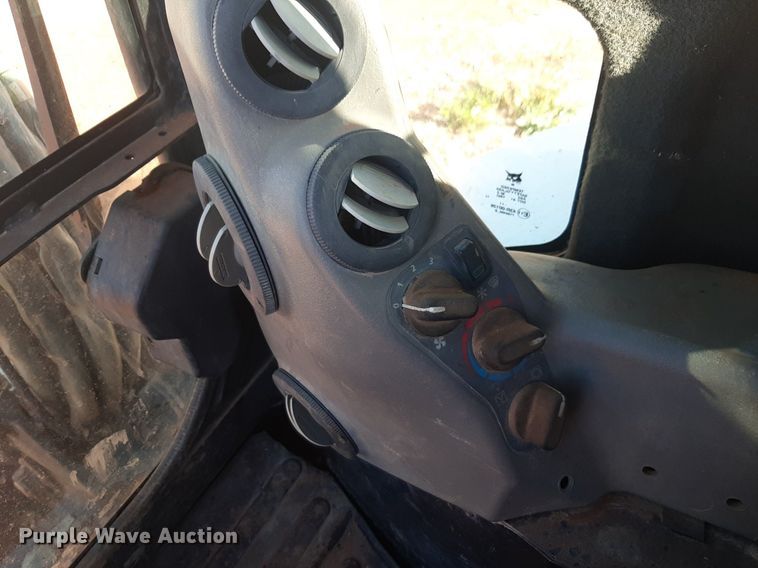 image for item DQ6999 2011 Bobcat E32 mini excavator