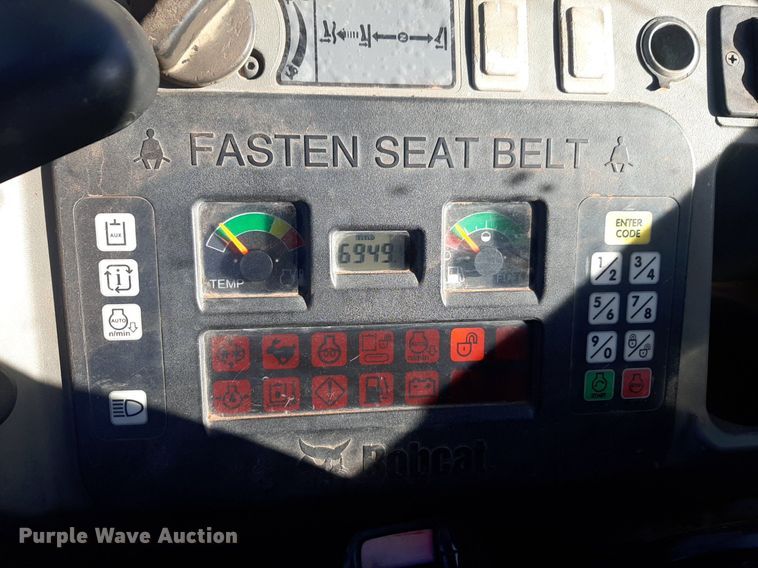 image for item DQ6999 2011 Bobcat E32 mini excavator