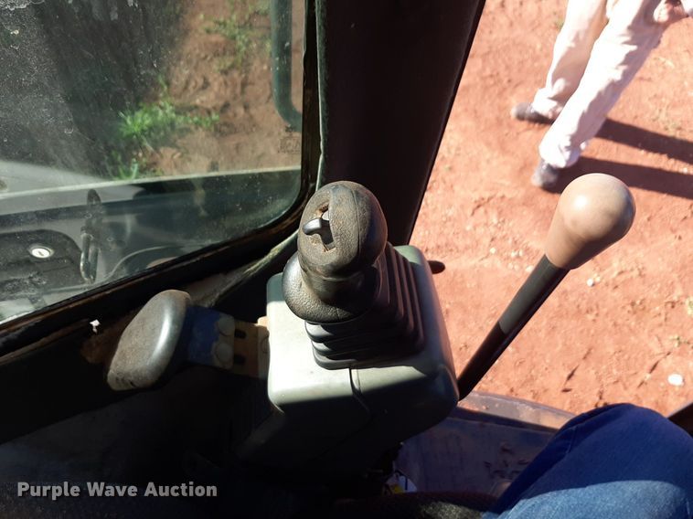 image for item DQ6999 2011 Bobcat E32 mini excavator