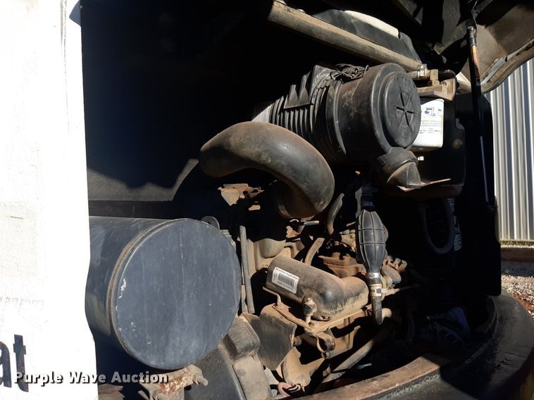 image for item DQ6999 2011 Bobcat E32 mini excavator